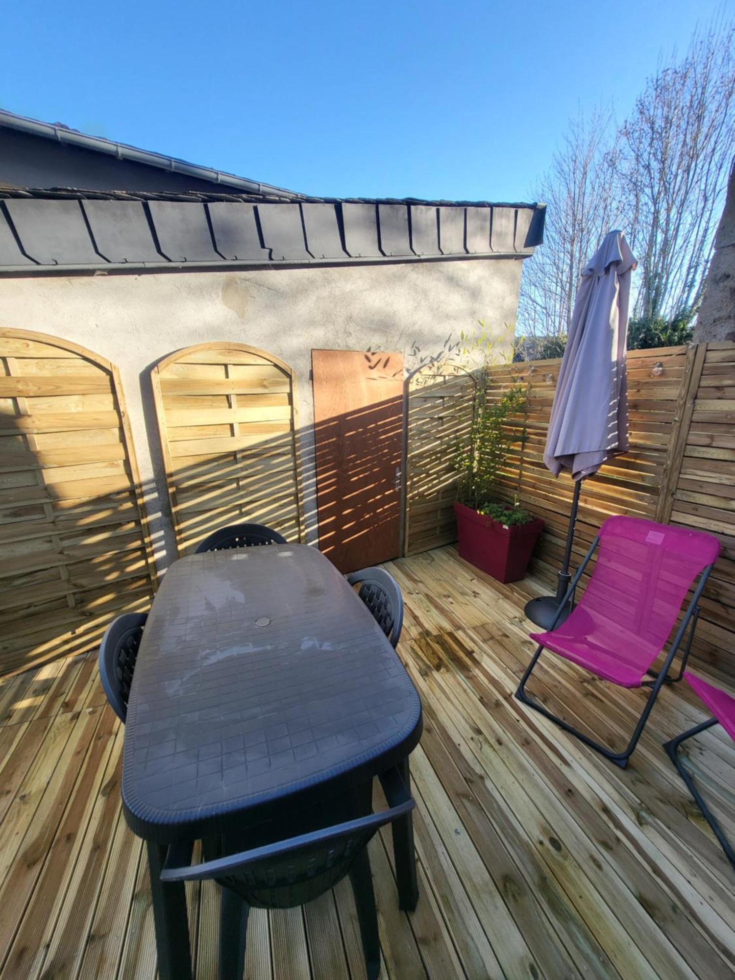 Location Saisonniere La Berbere Ferienhaus Tauves